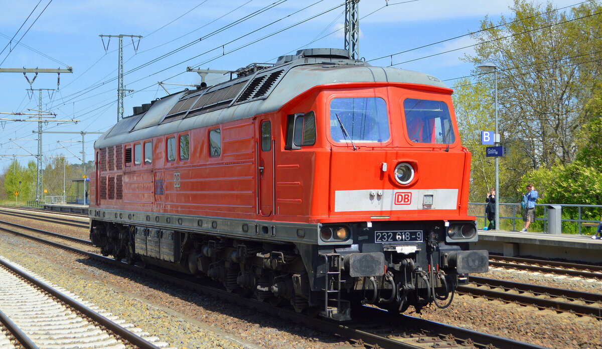 DB Cargo AG mit  232 618-9  [NVR-Nummer: 92 80 1232 618-9 D-DB] Richtung Bf. Brandenburg am 29.04.22 Durchfahrt Bf. Golm.