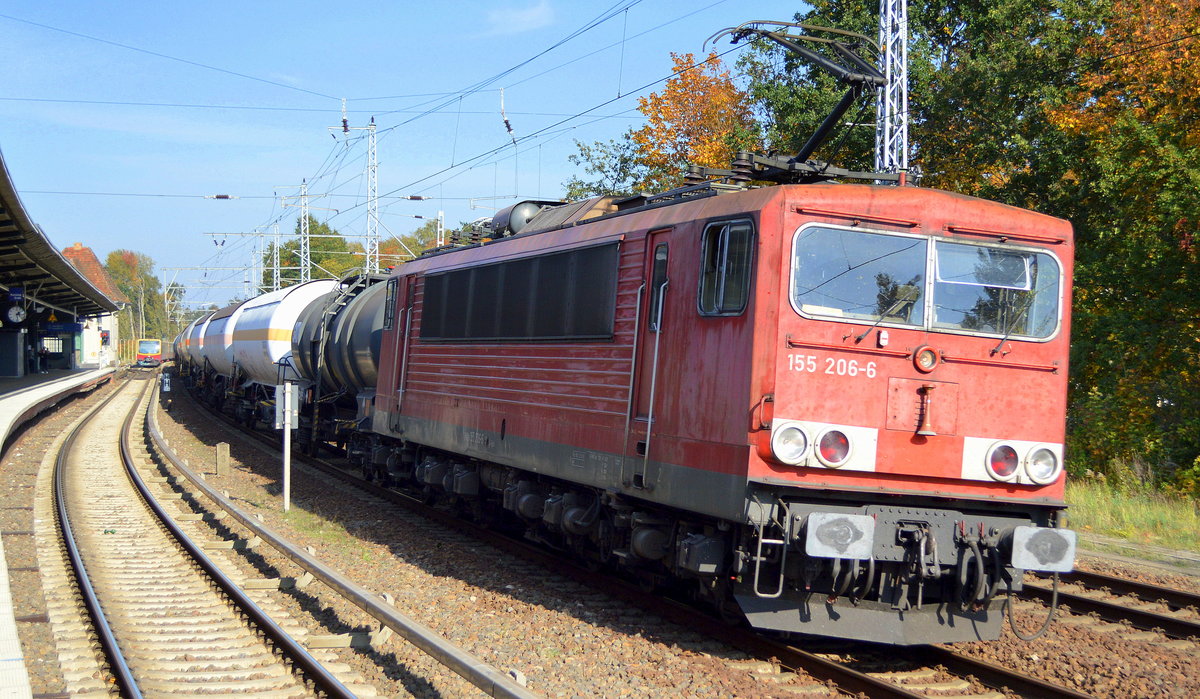 DB Cargo AG mit der Railpool  155 206-6 [NVR-Nummer: 91 80 6155 206-6 D-Rpool] und gemischtem Kesselwagenzug aus Stendell am 15.10.19 Berlin Buch. 