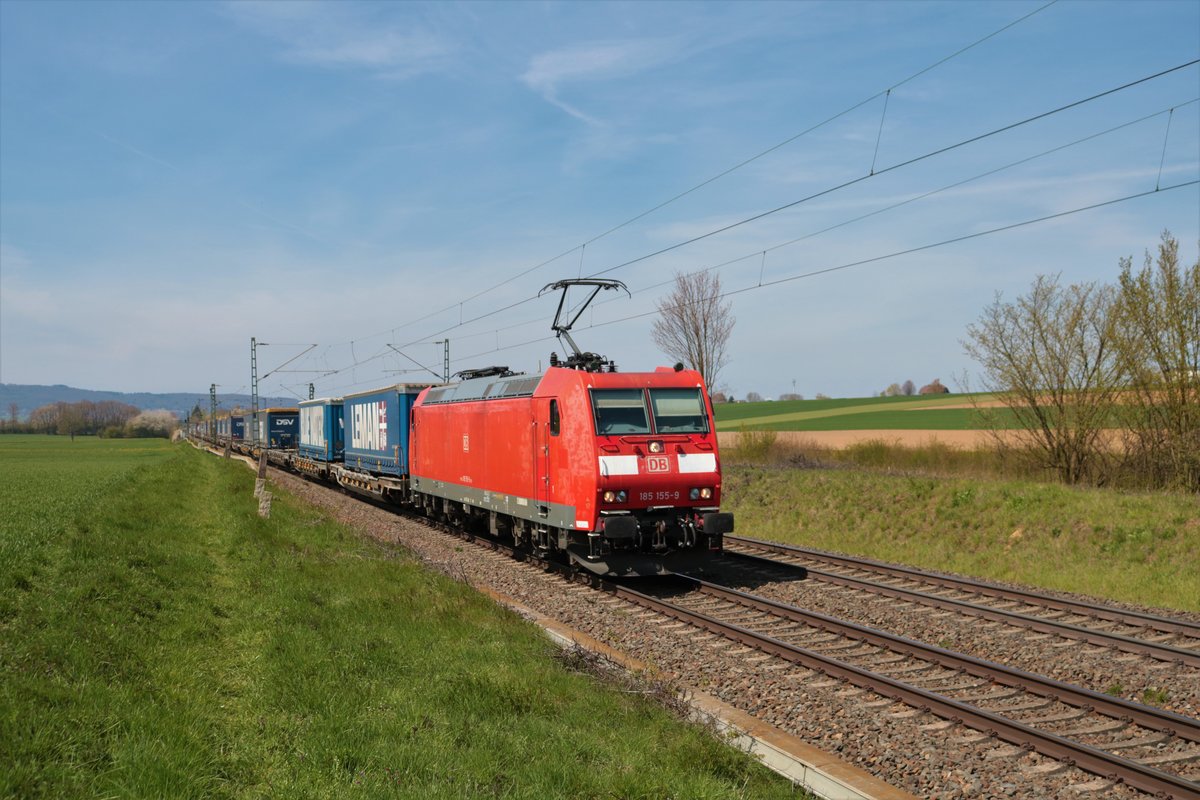 DB Cargo Bombardier Traxx 185 155-9 mit KLV Zug in Nieder Mörlen am 24.04.21 