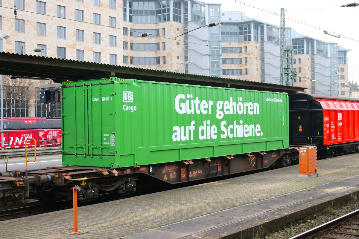 DB Cargo Containerwagen am 17.12.23 in Frankfurt am Main Hbf