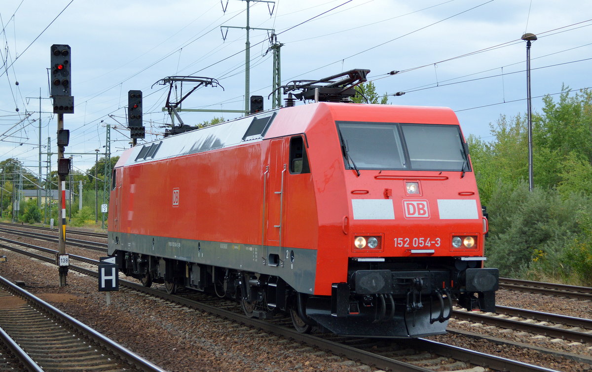 DB Cargo Deutschland AG mit der wie neu aussehenden   152 054-3  [NVR-Number: 91 80 6152 054-3 D-DB] am 20.08.18 Bf. Flughafen Berlin-Schönefeld.