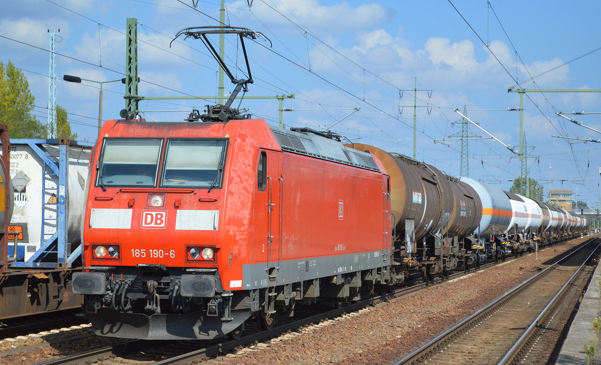 DB Cargo Deutschland AG mit  185 190-6  [NVR-Number: 91 80 6185 190-6 D-DB] und gemischtem Kesselwagenzug am 06.09.18 Bf. Flughafen Berlin Schönefeld.