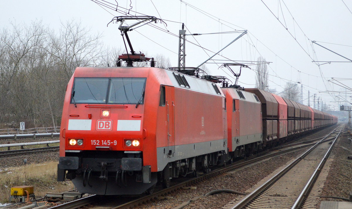 DB Cargo Deutschland AG mit der Doppeltraktion  152 145-9  [NVR-Number: 91 80 6152 145-9 D-DB] + ]  152 128-5  [NVR-Number: 91 80 6152 128-5 D-DB] mit Erzzug (leer) Richtung Hamburg am 24.01.19 Bf. Berlin-Hohenschönhausen.