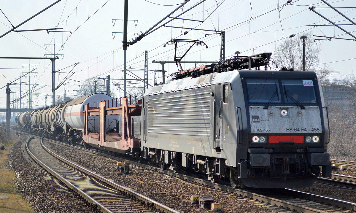 DB Cargo Deutschland AG mit der polnischen MRCE Dispo  ES 64 F4-455  [NVR-Number: 91 51 5170 029-0 PL-DISPO] und einem gemischten Güterzug am 28.02.19 Bf. Flughafen Berlin-Schönefeld.