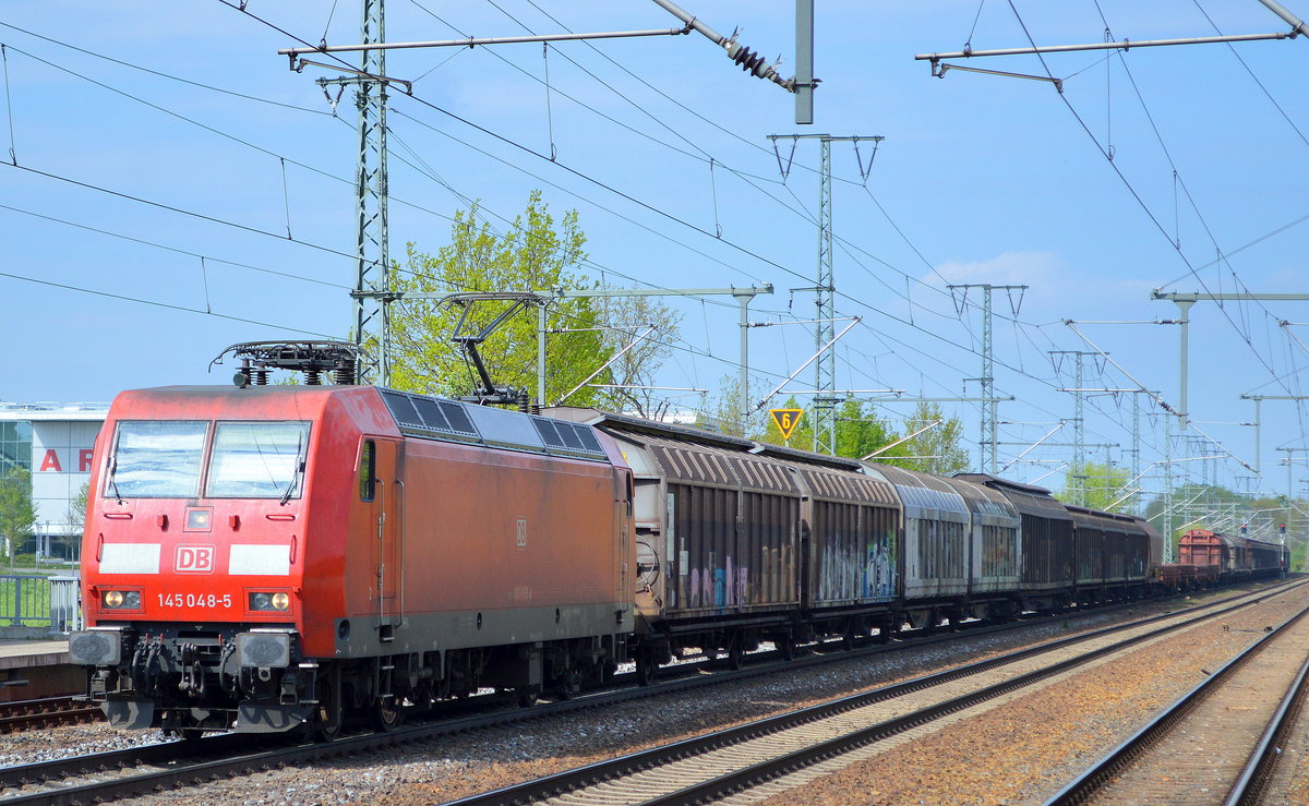 DB Cargo Deutschland AG mit  145 048-5  [NVR-Nummer: 91 80 6145 048-5 D-DB] und gemischtem Güterzug am 01.05.19 Durchfahrt Golm (Potsdam).