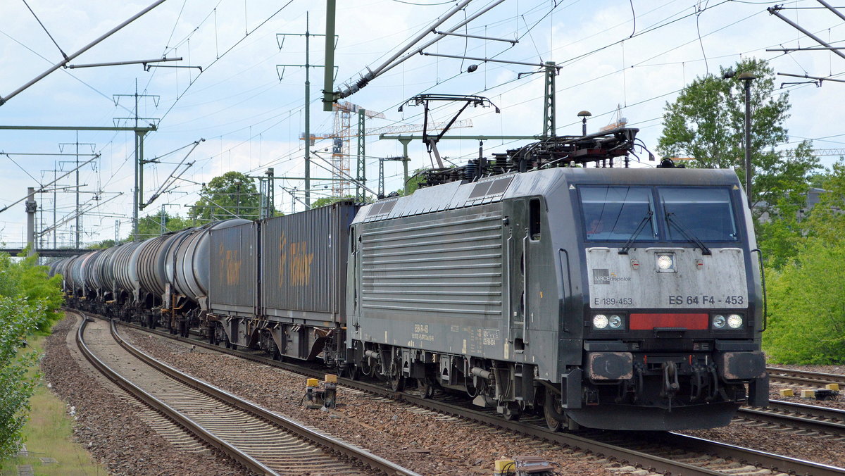DB Cargo Deutschland AG  mit der polnischen MRCE Dispo  ES 64 F4-453  [NVR-Nummer: 91 51 5170 027-4 PL-DISPO] und einem gemischten Güterzug Richtung Frankfurt/Oder am 21.05.19 Bf. Flughafen Berlin-Schönefeld.