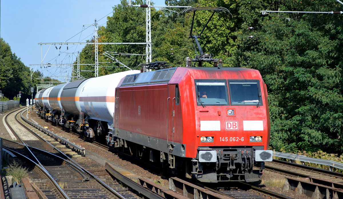 DB Cargo Deutschland AG mit 145 062-6  [NVR-Number: 91 80 6145 062-6 D-DB] und Kesselwagenzug am 20.09.18 Berlin-Buch.