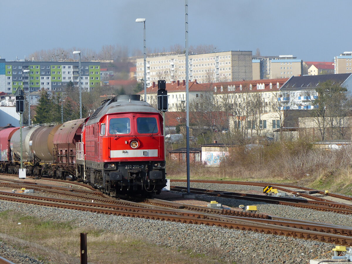 DB Cargo, Ludmilla 232 255-0 ( 9280 1232 255-0 D-DB ) mit einem gemischten GZ in Gera am 19.4.2021