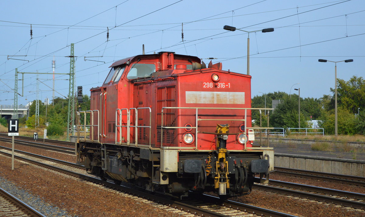 DB Cargo mit 298 316-1  (9880 3 298 316-1 D-DB) am 17.09.18 Bf. Flughafen Berlin-Schönefeld.