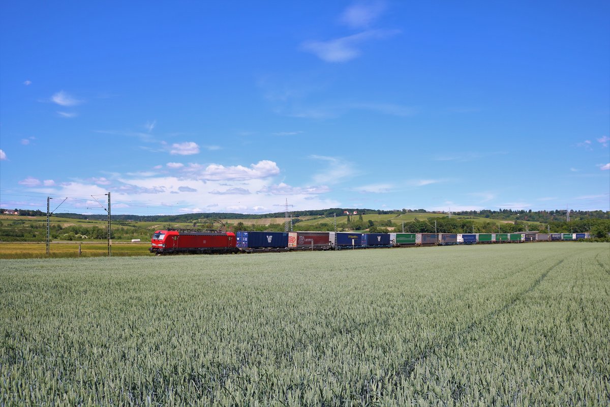 DB Cargo Siemens Vectron 193 xxx mit KLV Zug am 30.05.20 in Niederwalluf
