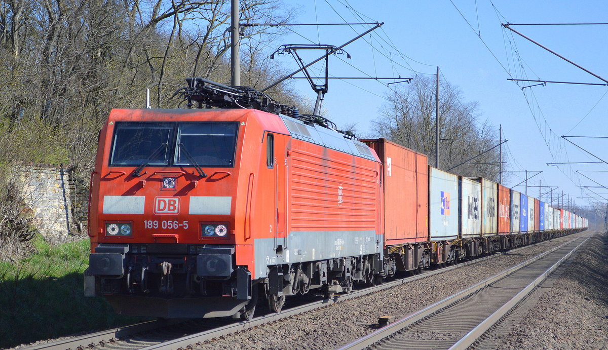 DB CargoAG [D] mit  189 056-5  [NVR-Nummer: 91 80 6189 056-5 D-DB] und Containerzug am 24.03.20 Bf. Wellen (Magdeburg).