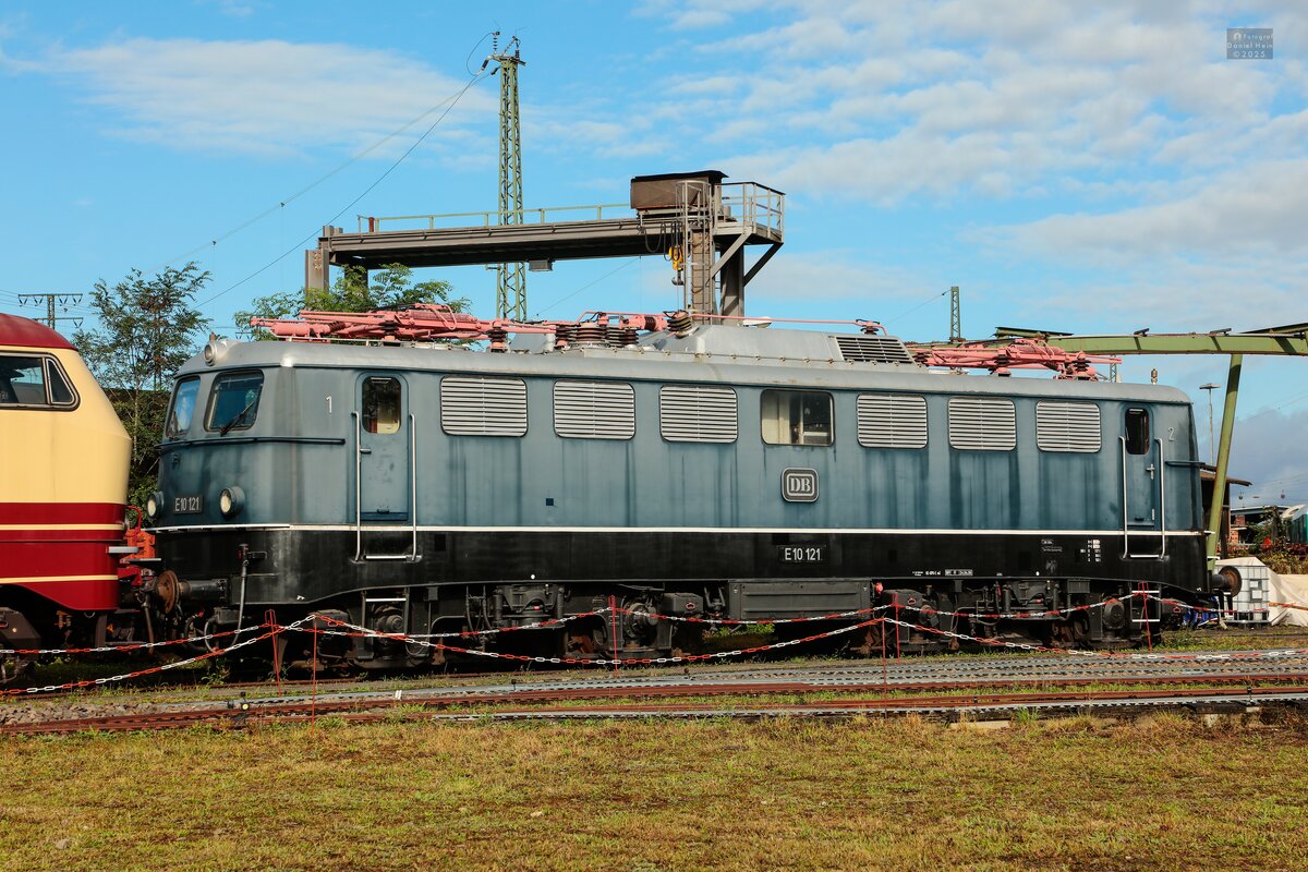 DB E10 121 im DB Museum Koblenz, September 2025.