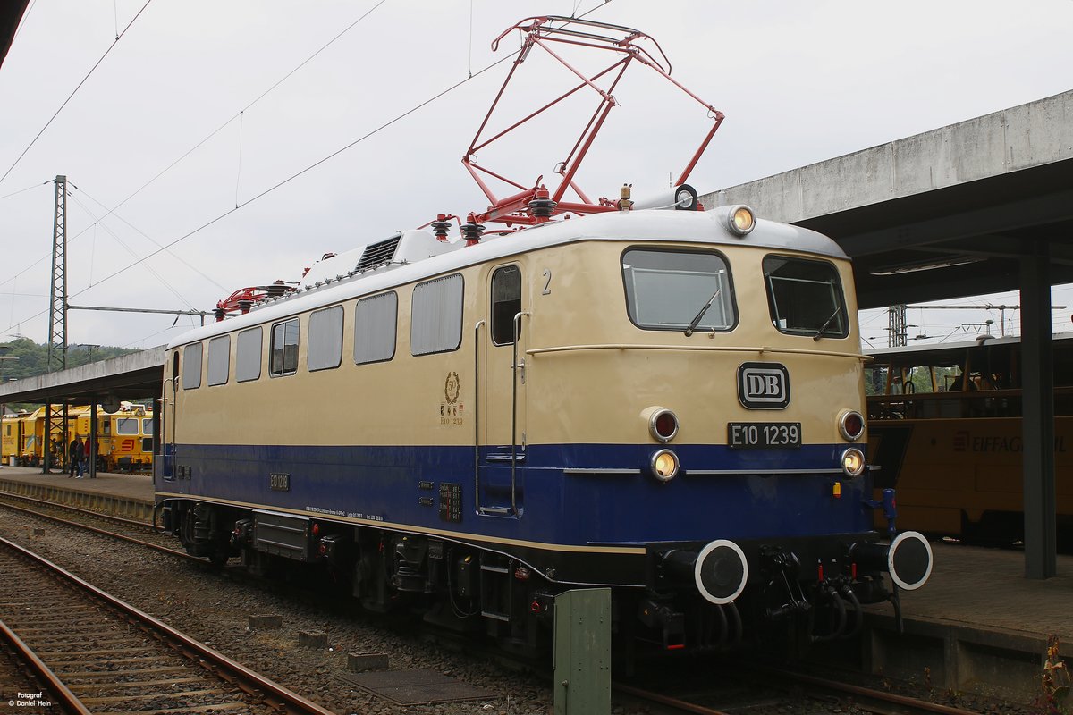 DB E10 1239 in Altenbeken, Juli 2017.