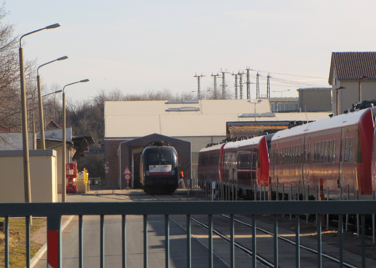 DB ES 64 U2-018 am 08.03.2015 abgetsellt im DB Werk Erfurt.