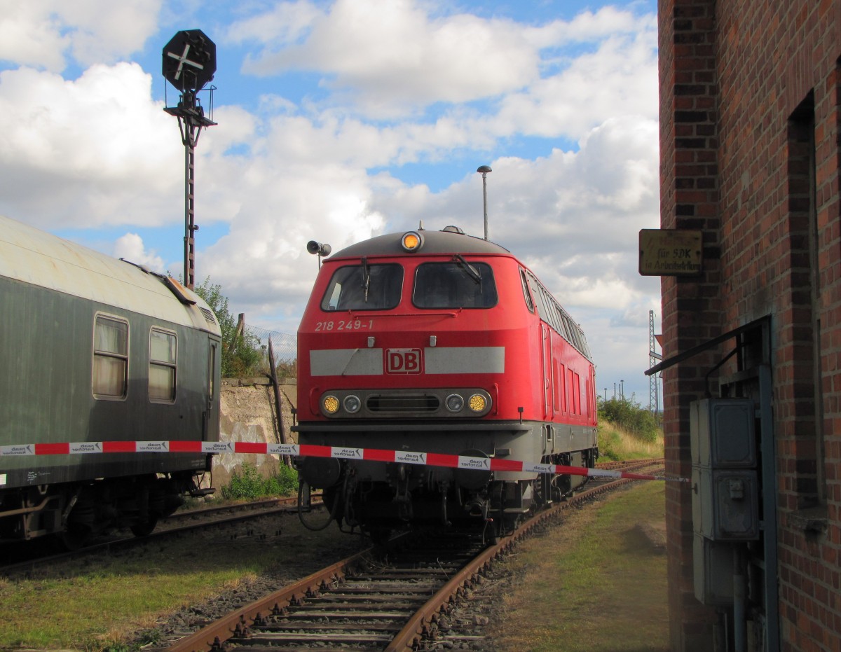 DB Fahrdienstwege 218 249-1 am 20.09.2015 beim Eisenbahnfest im ehem. Bw Arnstadt.