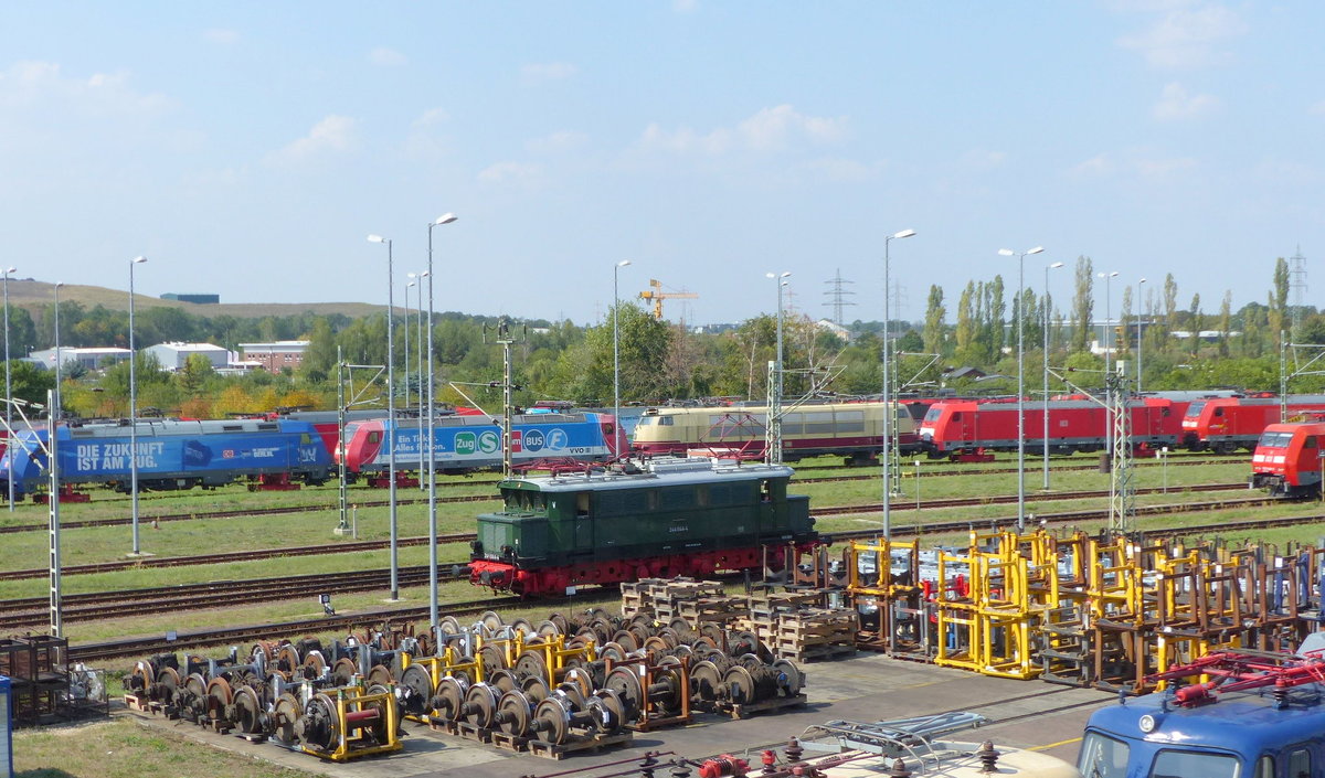 DB Fahrzeuginstandhaltung 244 044-4 am 31.08.2019 während der Führerstandsmitfahrten beim Tag der offenen Tür im DB Werk Dessau.