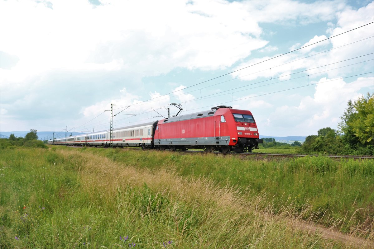 DB Fernverkehr 101 030-5 mit IC am 10.06.18 bei Gau Algesheim 