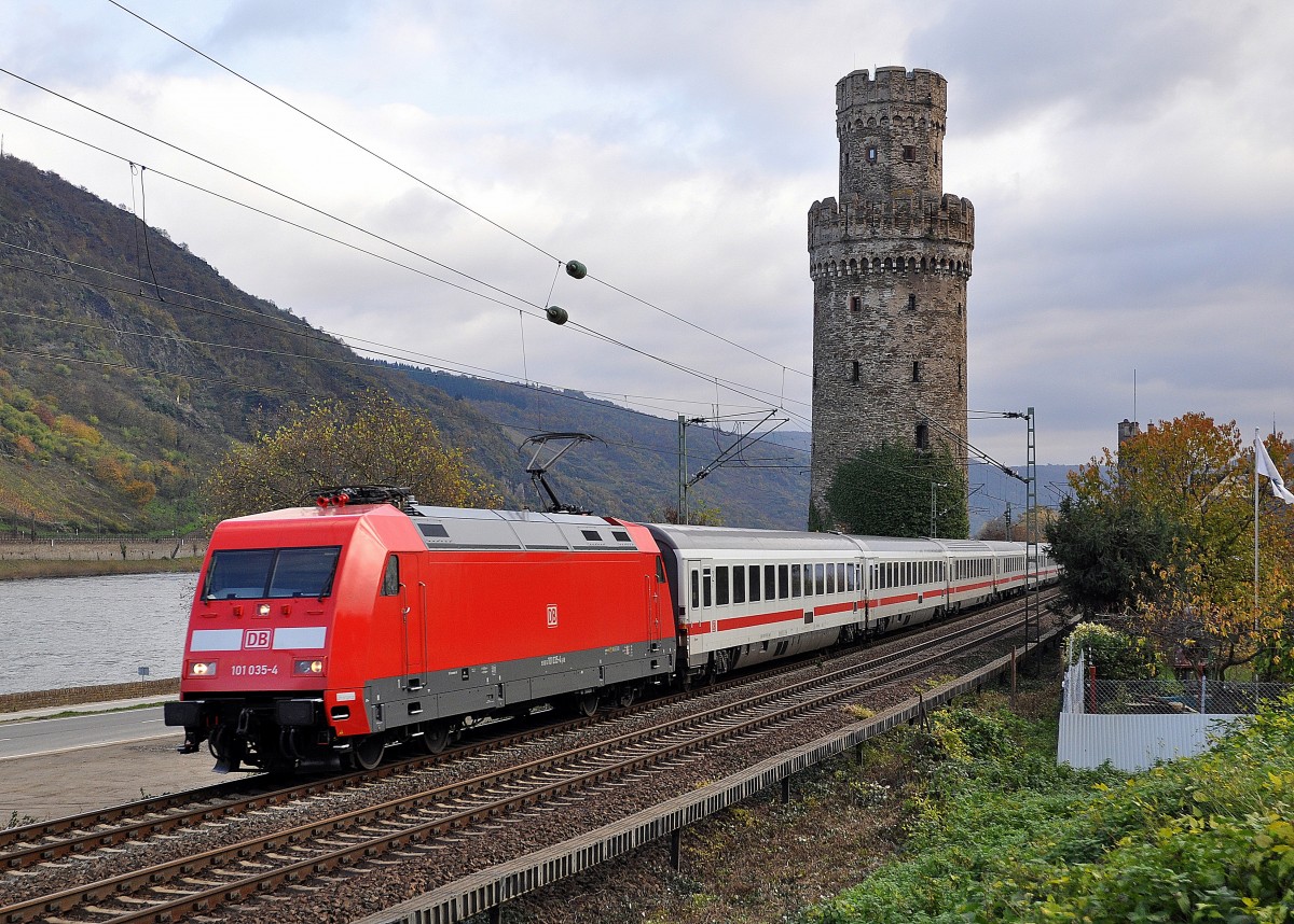 DB Fernverkehr 101 035 mit IC 2312 Stuttgart Hbf - Hamburg-Altona (Oberwesel, 23.11.13).
