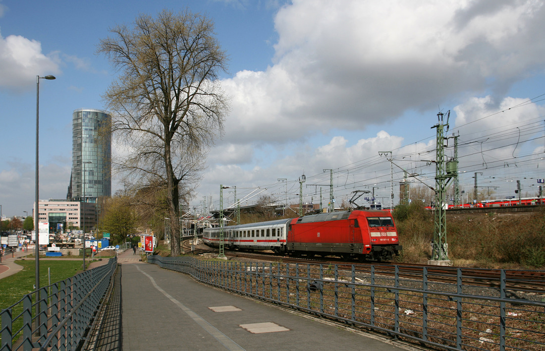 DB Fernverkehr 101 071 // Köln-Deutz (tief) // 19. April 2013