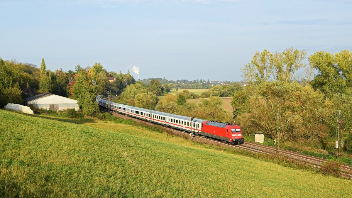 DB Fernverkehr 101 072 mit IC 2913 Berlin Ostbf - Basel SBB (Ersatz für ICE 375) (Elze, 24.10.19).