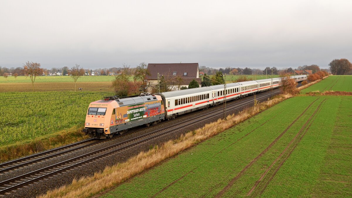 DB Fernverkehr 101 088  DAMPFBAHN-ROUTE Sachsen  mit IC 2313 Hamburg-Altona - Offenburg (Marl, NI, 02.12.2021).