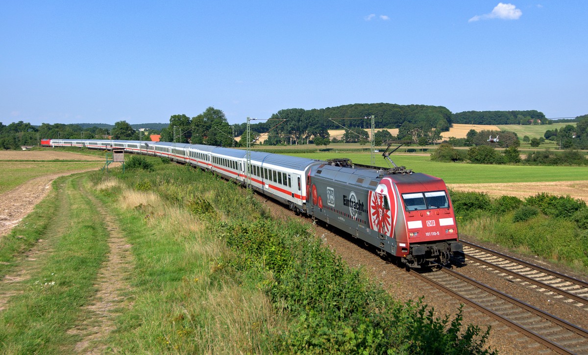 DB Fernverkehr 101 110  Eintracht Frankfurt  mit IC 2213 Ostseebad Binz - Stuttgart Hbf, Am Zugschluss schiebt eine weitere 101er (Vehrte, 23.08.15).
