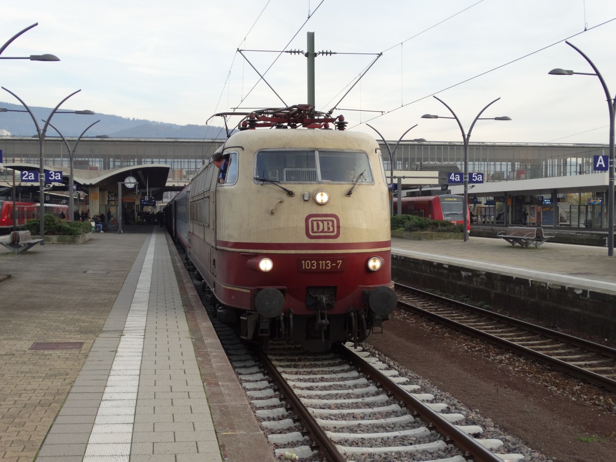 DB Fernverkehr 103 113-7 am 22.11.14 mit IC 118 in Heidelberg Hbf 