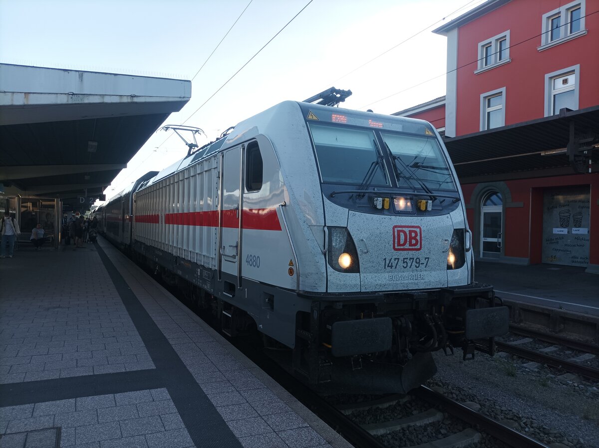 DB Fernverkehr 147 549-7 am 16.07.22 in Singen Hohentwiel Dieser zug kam als IC 2281 von Stuttgart Hbf 