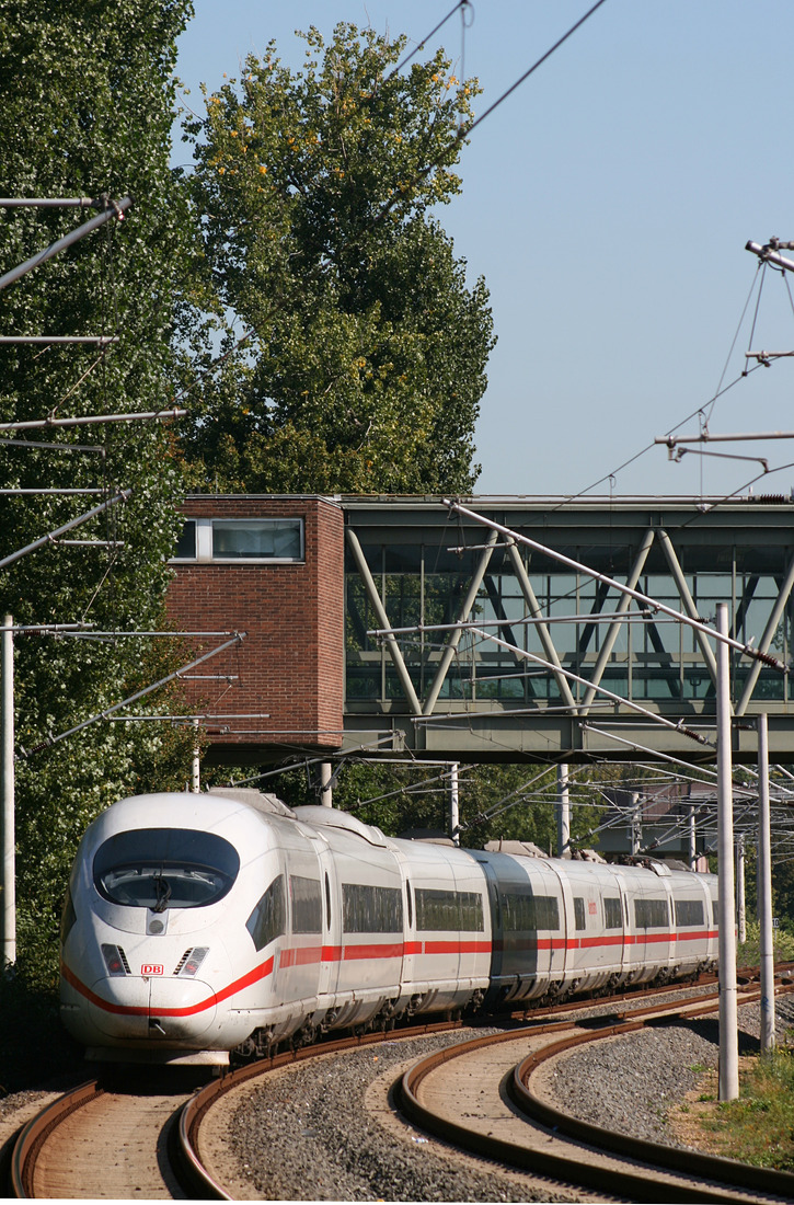 DB Fernverkehr 403 xxx // Köln-Deutz (Aufgenommen vom Auenweg.) // 8. September 2012