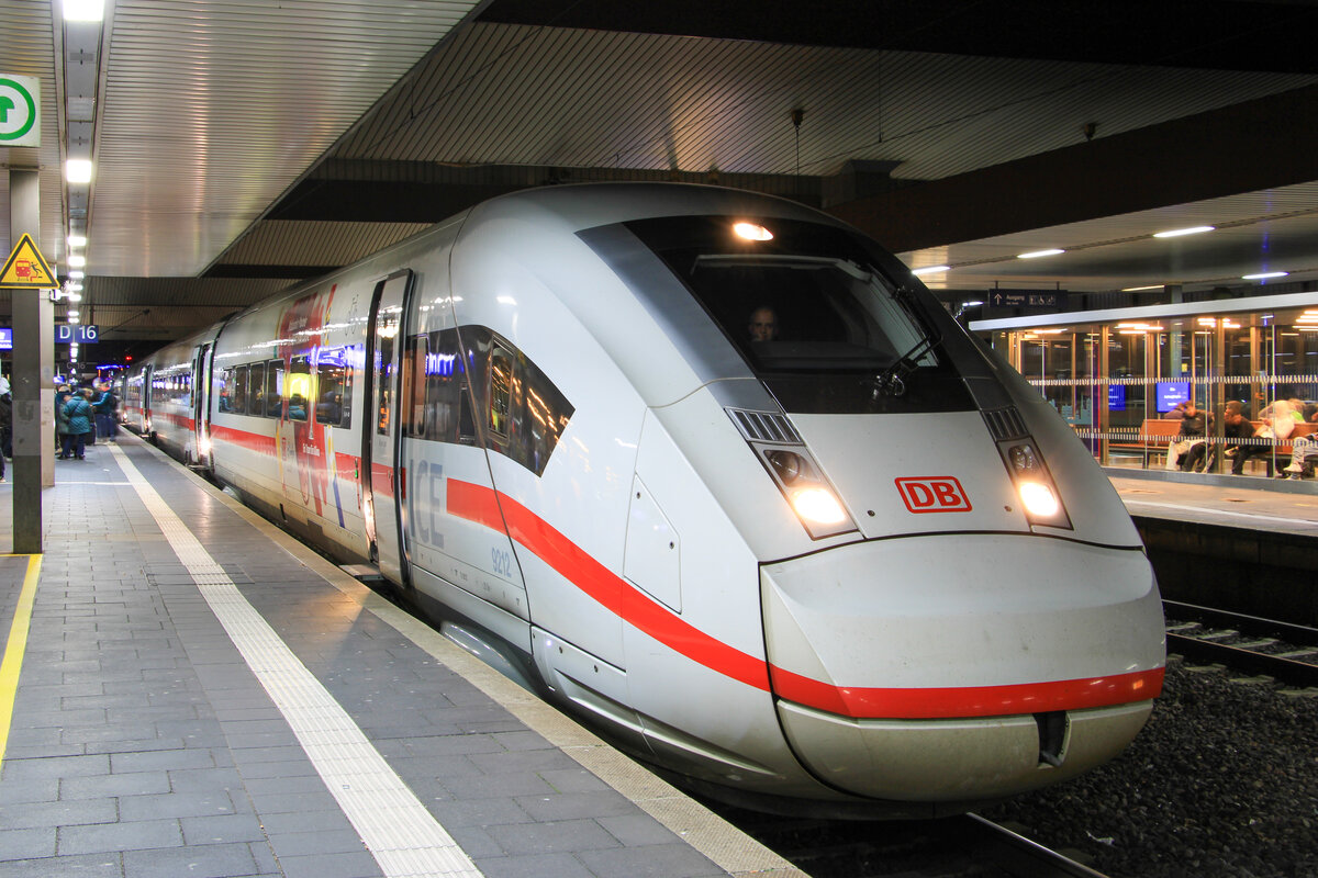 DB Fernverkehr 412 212, ICE 605 nach Koblenz, Düsseldorf Hbf, 1.1.2023