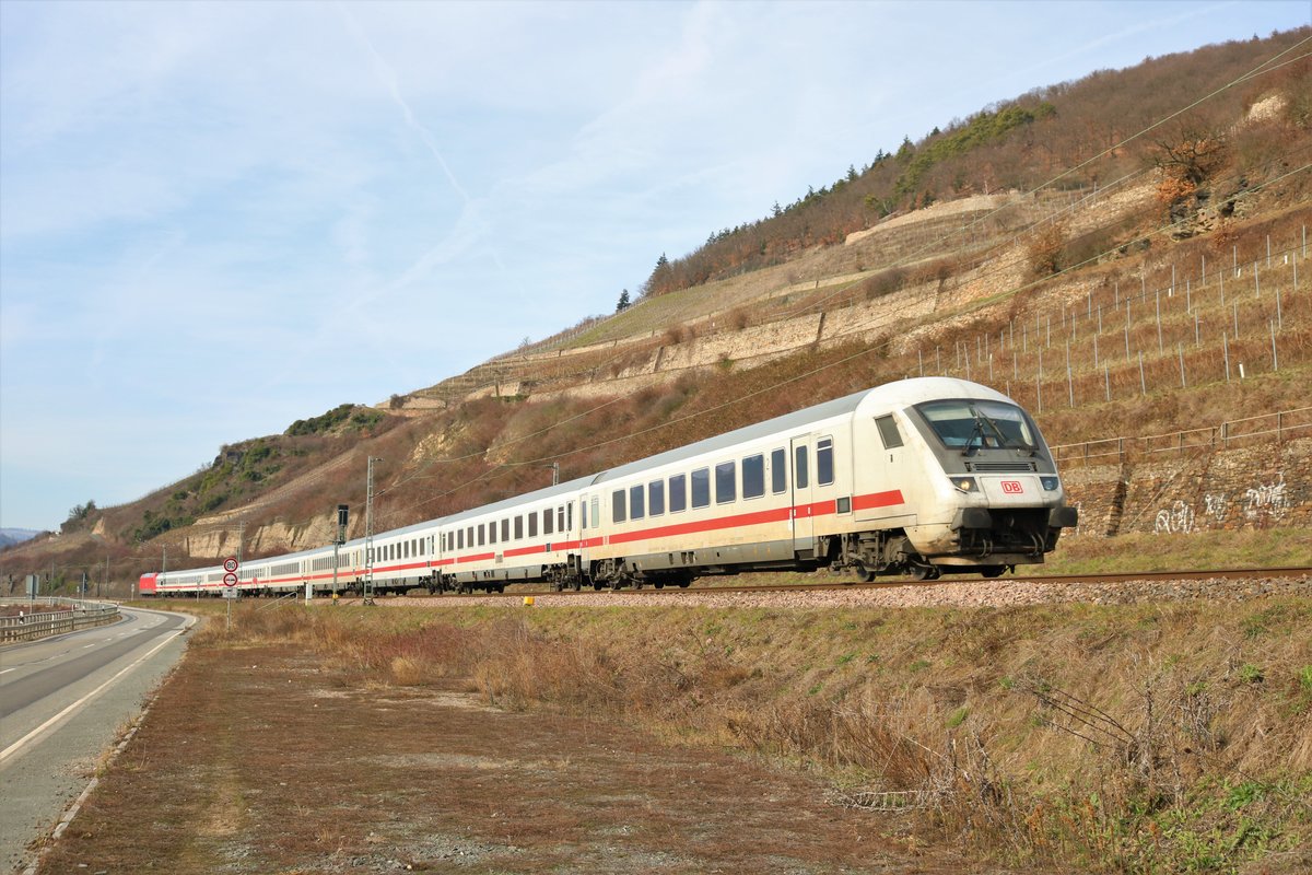 DB Fernverkehr IC Steuerwagen am 23.02.19 auf der Rechten Rheinstrecke zwischen Assmanshausen und Lorch 