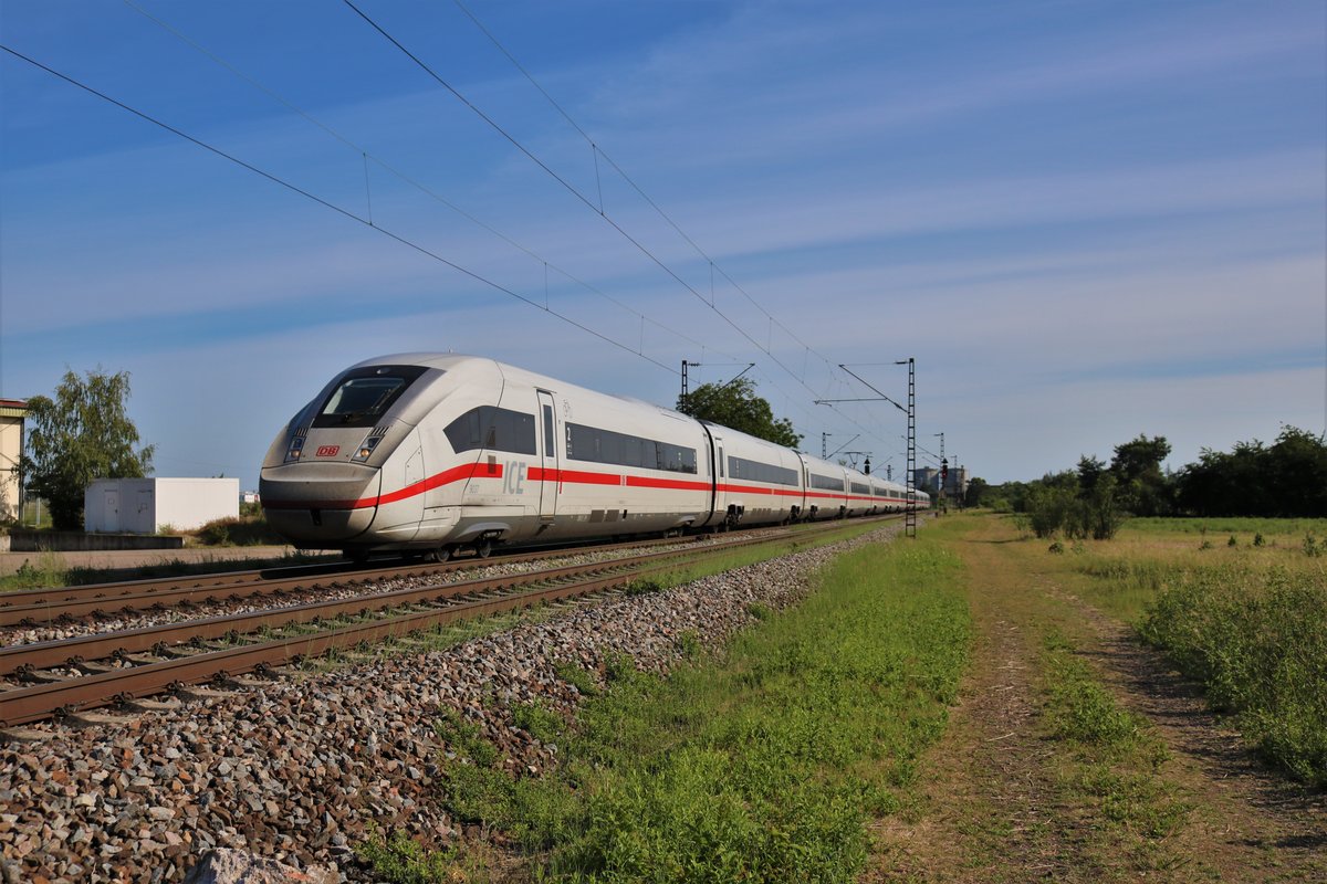 DB Fernverkehr ICE 4 (412 037) in Waghäusel (Baden Württemberg) am 31.05.20