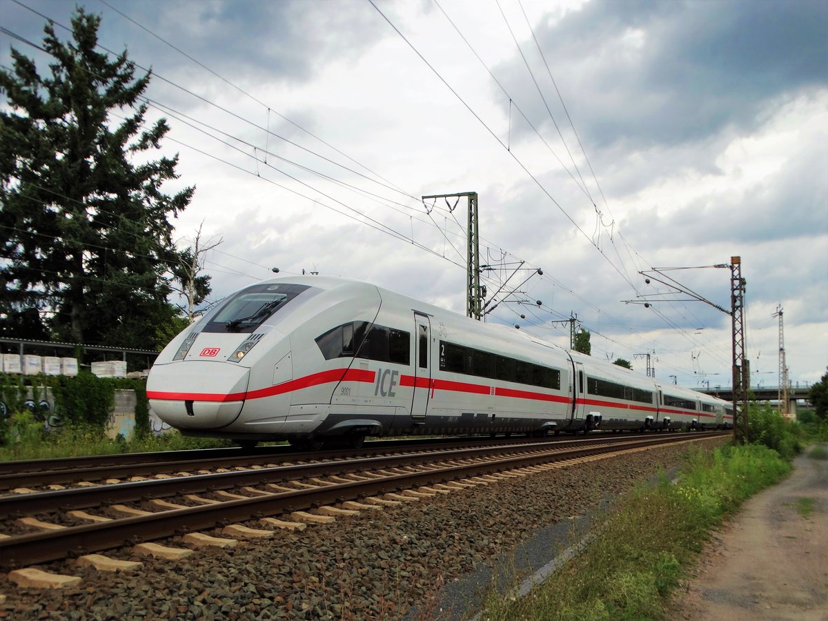 DB Fernverkehr ICE 4 9001 (412 001) am 18.08.17 in Hanau Hbf Südausfahrt 