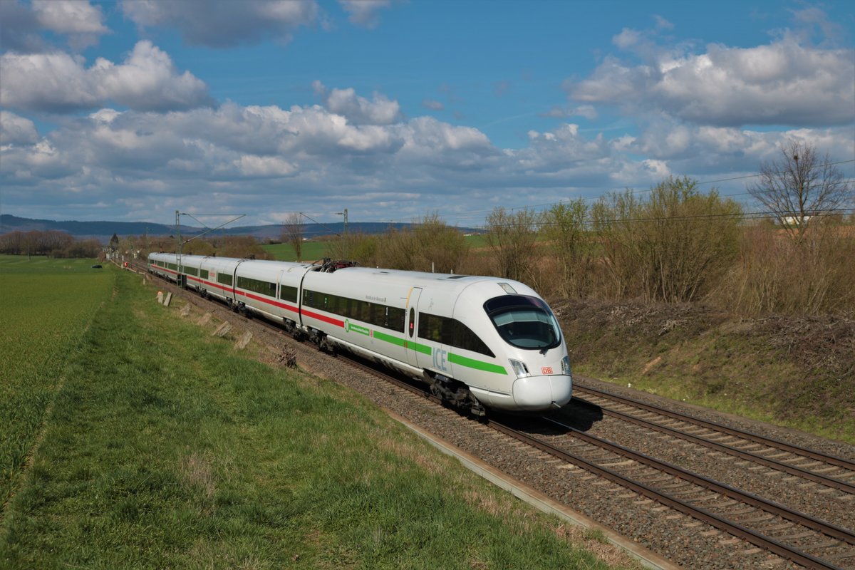 DB Fernverkehr ICE T (411 001) am 03.04.21 in Nieder Mörlen als Umleiter auf der Main Weser Bahn
