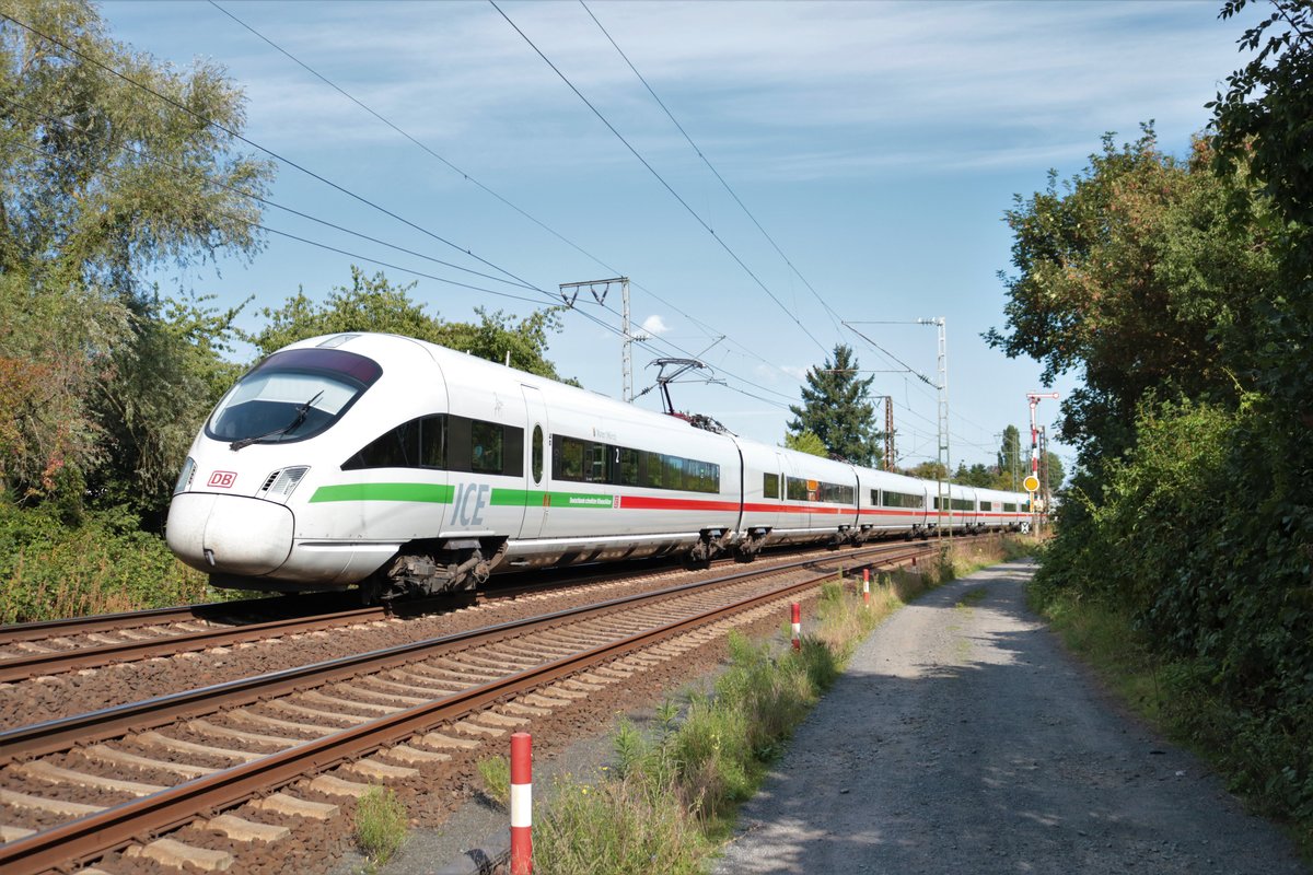 DB Fernverkehr ICE-T 411 556 in Hanau Großauheim am 06.09.20