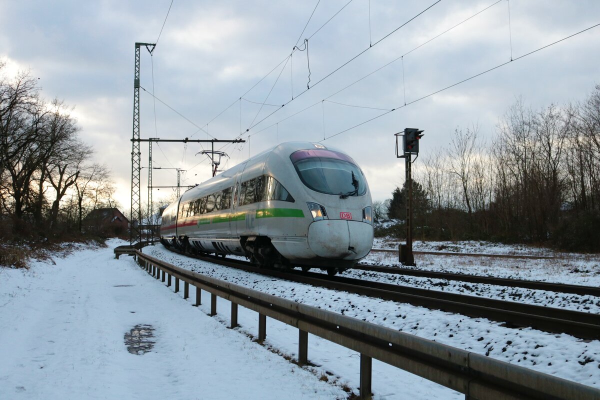 DB Fernverkehr ICE-T 415 020-7 am 08.01.22 in Hanau