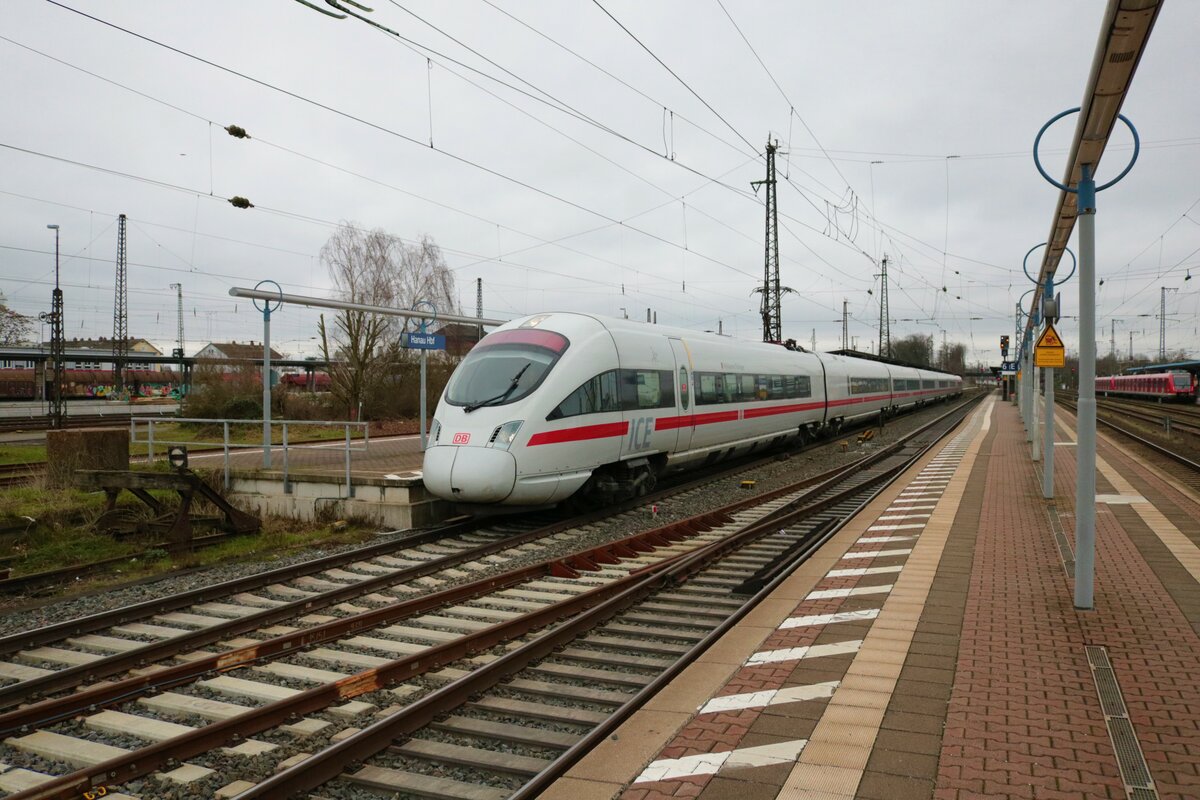 DB Fernverkehr ICE-T am 29.01.22 in Hanau Hbf