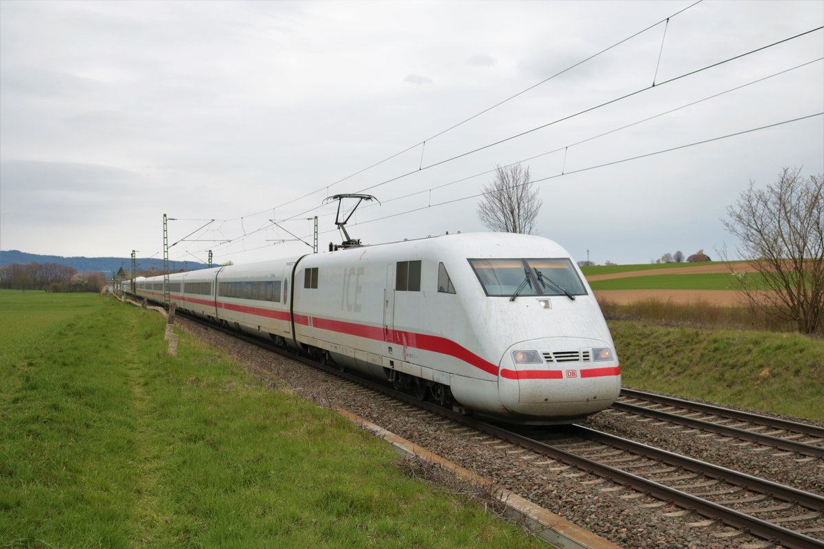 DB Fernverkehr ICE1 (401 007-0) am 17.04.21 in Nieder Mörlen als Kinzigtal Umleiter