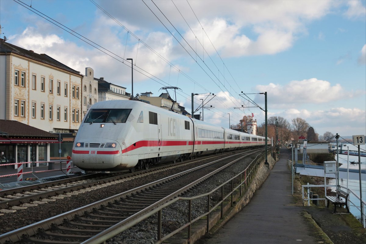 DB Fernverkehr ICE1 (401 010-4) in Rüdesheim am Rhein am 09.01.21