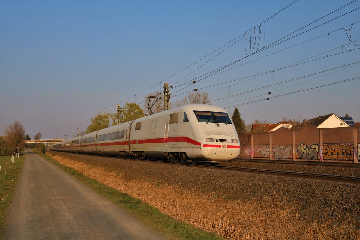 DB Fernverkehr ICE1 (401 507-9) am 28.03.20 in Rodenbach 