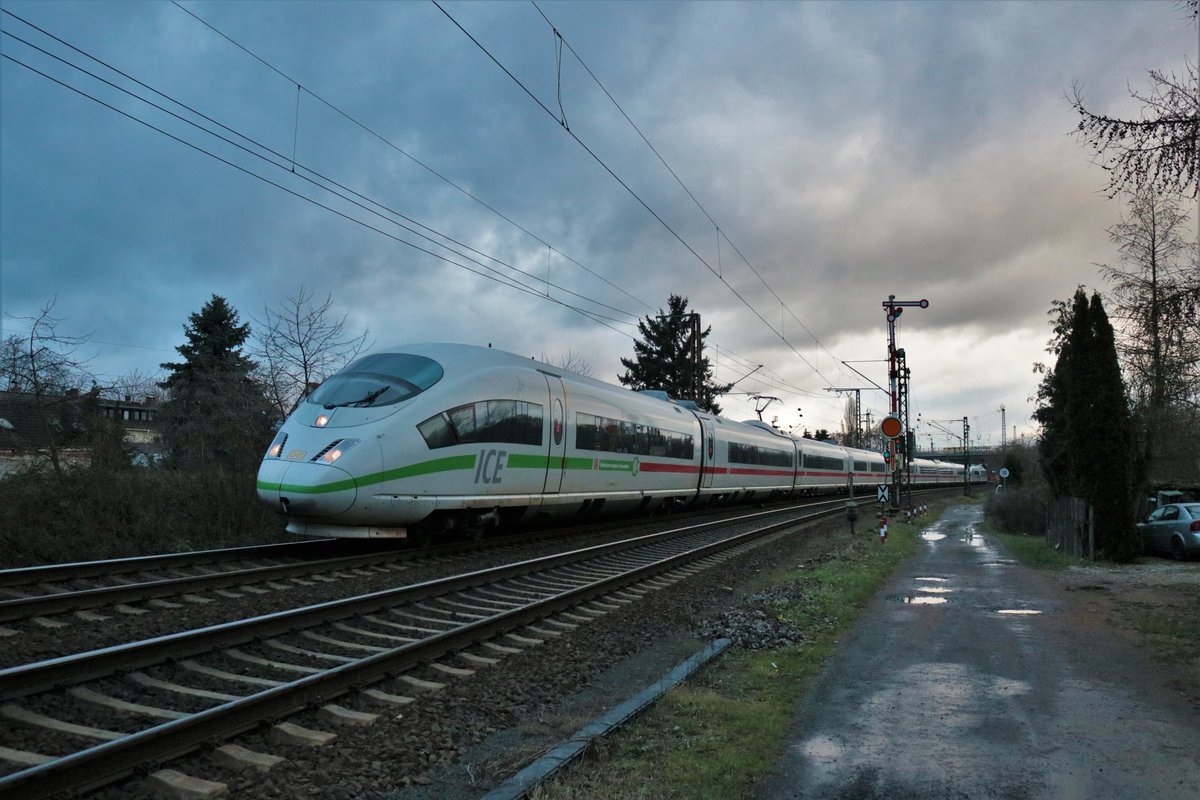 DB Fernverkehr ICE3 629 (403 xxx + 403 xxx) am 29.12.20 in Hanau Großauheim