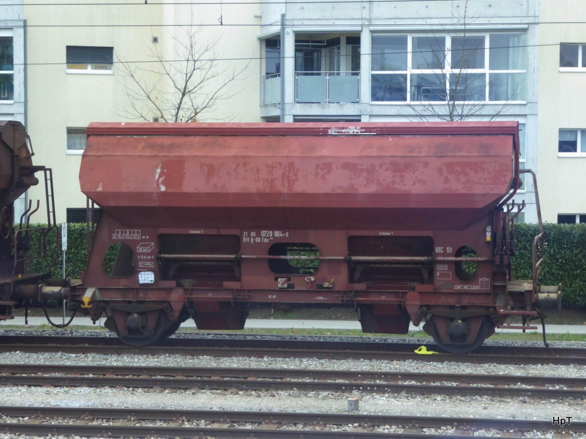 DB - Güterwagen vom Typ  Tds  21 80 072 0 904-0 abgestellt im SBB Bahnhof Lyss am 16.02.2016