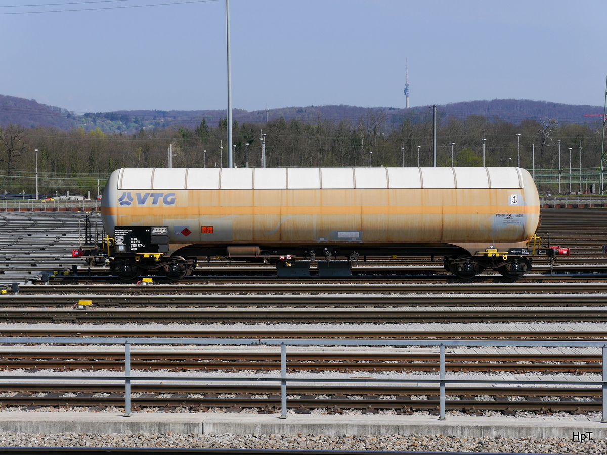 DB - Güterwagen vom Typ  Zagns  33 80 780 9 477-2 im Güterbahnhof von Muttenz am 25.03.2017