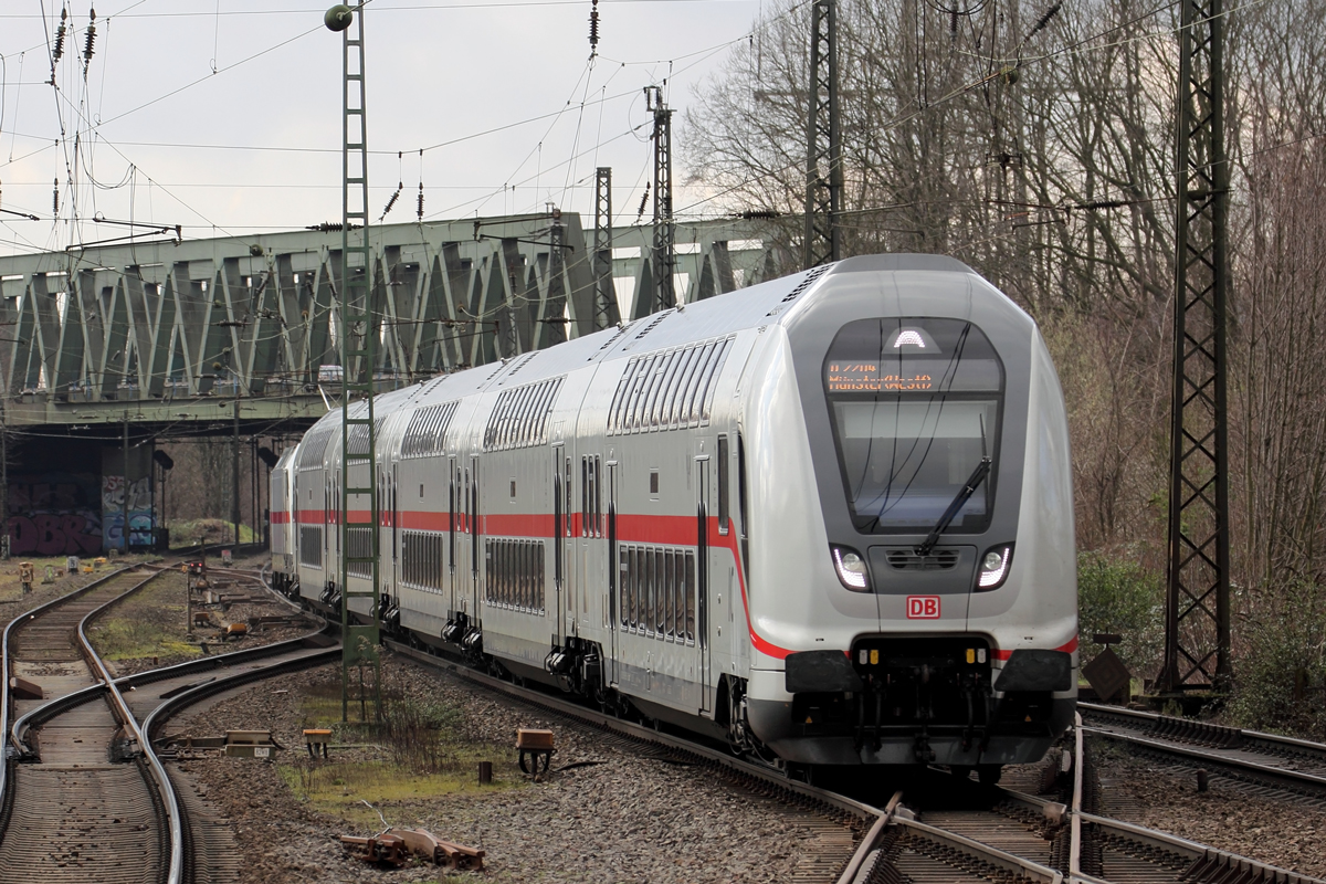DB IC 2 mit Schublok 146 577-2 als IC 2204 nach Münster in Recklinghausen-Süd 7.3.2020