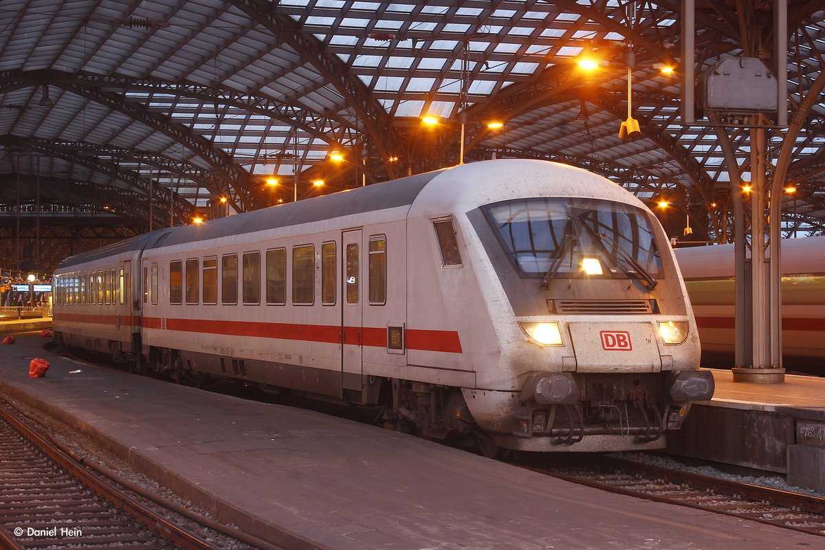 DB IC-Steuerwagen in K�ln Hbf, Dezember 2016.