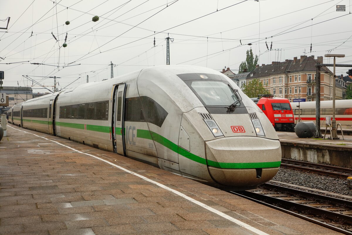 DB ICE 4 (9024) mit gr�nem Streifen in Hamburg Altona, Juni 2019.