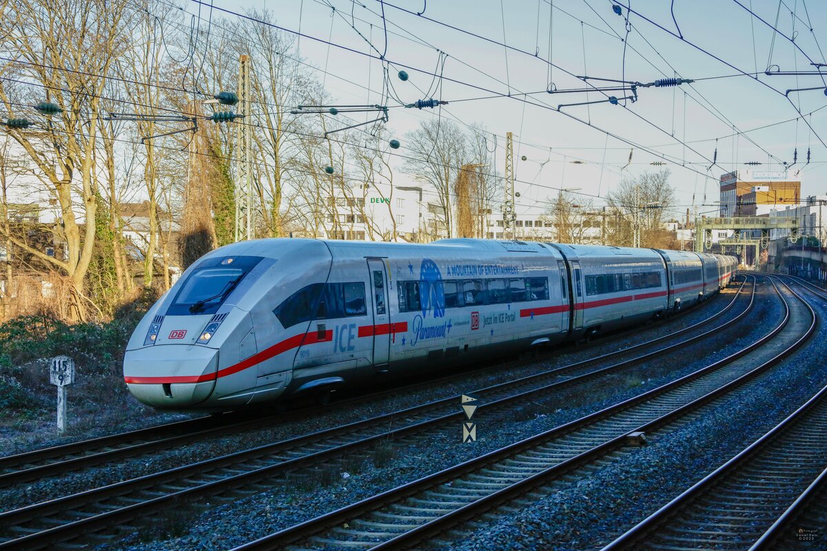 DB ICE 412 019  Paramount Plus  in Wuppertal, Februar 2023.
