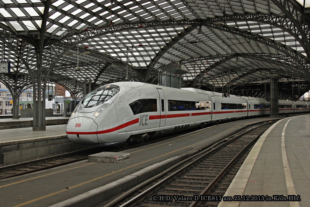 DB ICE Velaro D 407 017-3 als ICE817 in K�ln Hbf, Dezember 2013.
