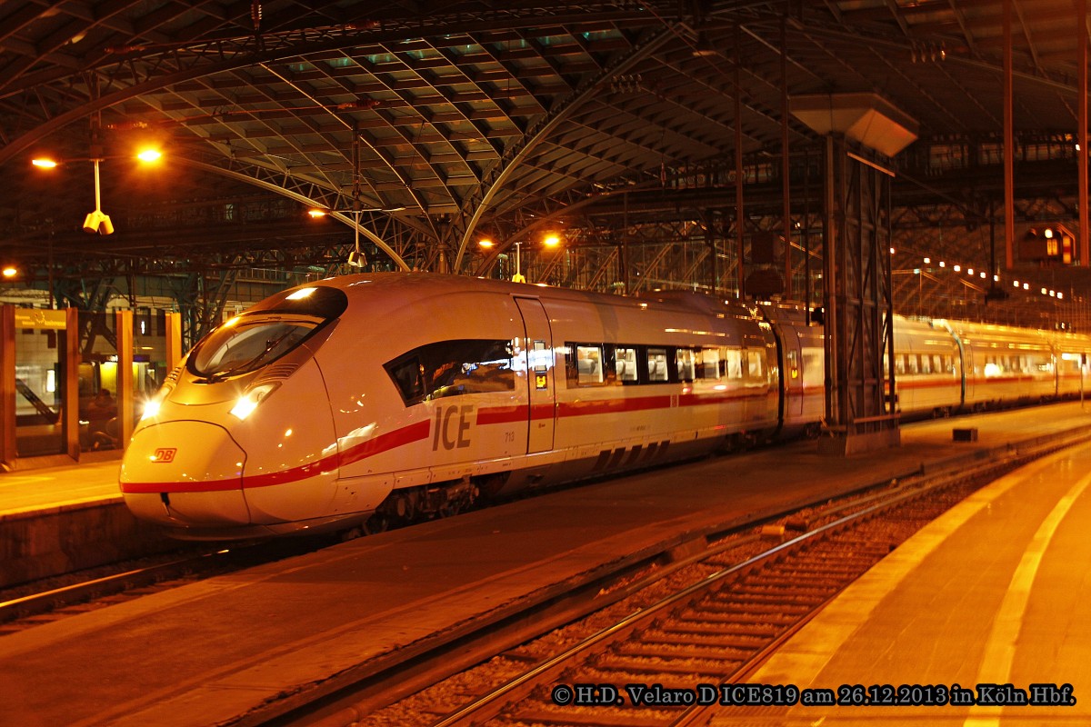DB ICE Velaro D 407 013 als ICE819 in K�ln Hbf, Dezember 2013.