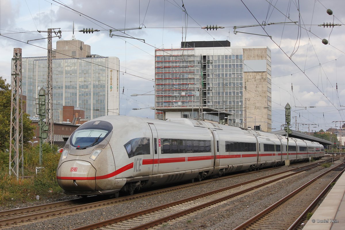 DB ICE Velaro D 407 010 in Essen Hbf, Oktober 2016.